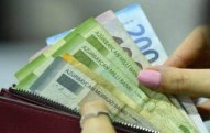 Müəllimlərin orta aylıq maaşı 1145 manat oldu