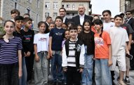 Prezident İlham Əliyevin sosial media hesabında Şuşada uşaqlarla görüş barədə paylaşım edilib - VİDEO