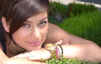 Qadın atıldığı və təkləndiyi zaman böyüyər