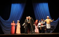 Qax Xalq Teatrı Bakıda Üzeyir Hacıbəyovun 