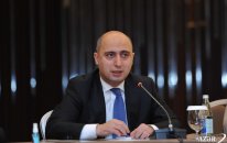 Emin Əmrullayevdən ingilis dili dərslikləri ilə bağlı TƏKLİF