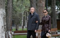 Prezident və birinci xanım Nərimanovda yeni parkın açılışında iştirak ediblər