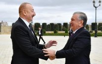 İlham Əliyev Mirziyayevi təbrik etdi