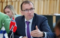 Norveç Ukraynaya silah almaq üçün yarım milyard dollar ayırır