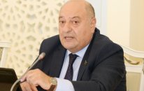 Deputat: Məktəblərin yaxınlığında köşklər qoyulub, dənə-dənə siqaretlər satılır