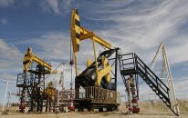 Neft yenə 60 dollardan aşağı düşdü