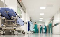 Tibb bacısının evdə iynə vurmasına icazə yoxdur...