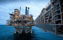 Azərbaycan neftinin qiyməti 70 dollardan aşağı enib