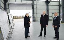 Prezident Sumqayıtda güzgü vərəqələrin istehsalı zavodunun açılışında iştirak edib