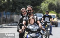 İranda qadınlara motosiklet sürməyə icazə verilib