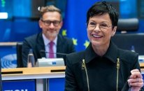 Marta Kos İrəvana gəlir