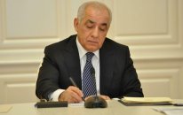 Əli Əsədov yeni qərar imzaladı