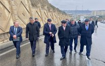 Kəmaləddin Heydərov Bibiheybət yolunda yaranmış sürüşmə təhlükəsi ilə əlaqədar ərazidə olub - VİDEO