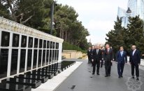 Latviya Prezidenti Şəhidlər xiyabanını ziyarət edib