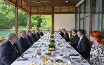 Qəbələdə Prezident İlham Əliyevin adından Çexiyanın Baş nazirinin şərəfinə rəsmi lanç verilib