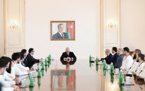Prezident çempion olan güləşçiləri qəbul etdi - Foto
