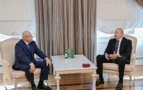 Prezident Dağıstanın tanınmış ictimai-siyasi xadimi Qurban Qurbanova “Dostluq” ordenini təqdim edib