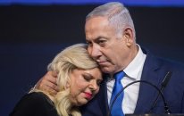 Həyat yoldaşı Netanyahunun üstünə qışqırdı - Video