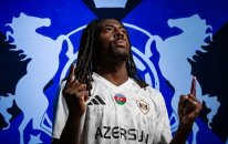 Daha bir futbolçu 