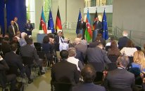Prezident İlham Əliyev və Federal Kansler Fridrix Merts mətbuat konfransı keçirirlər