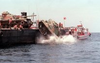 ABŞ 100 tankı körfəzdə batırdı