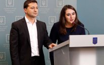 Zelenski keçmiş mətbuat katibinə sanksiya tətbiq etdi