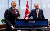 Polşa prezidenti Ərdoğana qılınc bağşladı