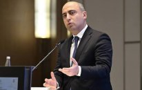 Nazir jurnalistə irad bildirdi - “Sualı elə verin ki...”