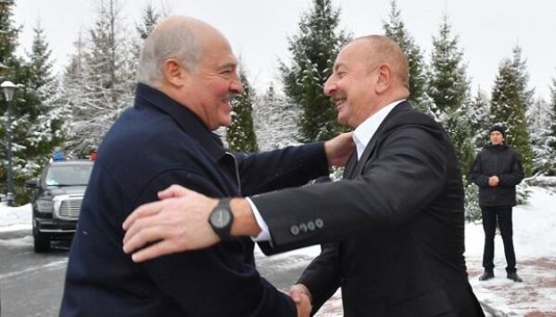 Lukaşenko Füzuliyə getdi, Əliyev şəxsən qarşıladı 