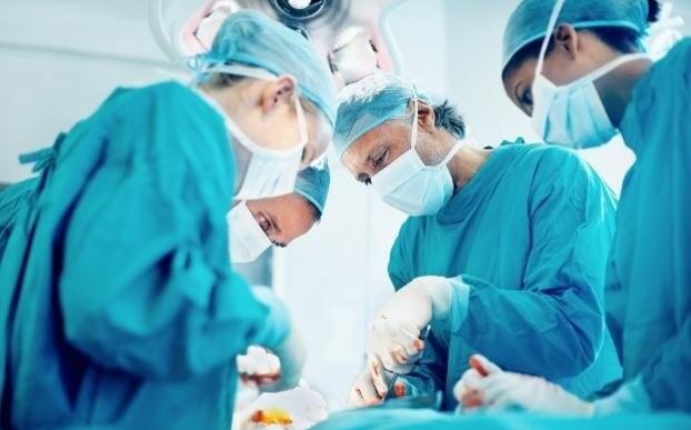 Azərbaycanda meyit donorun ürəyi transplantasiya edildi