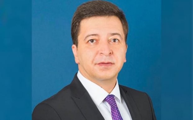 “İnan ki, Fazil Mustafa sənə “kompliment” deyib...” – Deputatdan Cəmil Həsənliyə sillə kimi cavab!