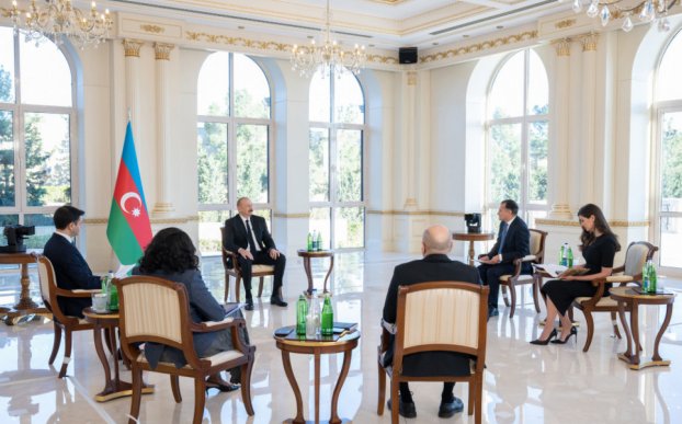 Prezident İlham Əliyev yerli televiziya kanallarına müsahibə verib