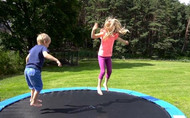 Reklamlarda uşaqlarla bağlı qadağa