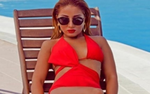 Günayın “kupalnik”də fotosu yayıldı       