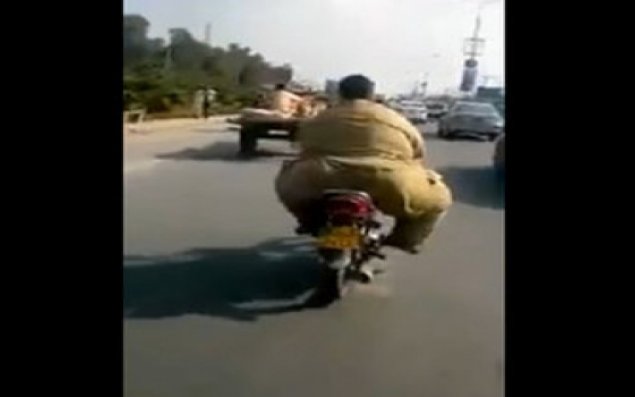 Yazıq motosiklet      VİDEO 