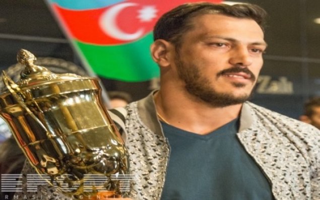 ZABİT SƏMƏDOV VƏTƏNƏ QAYIDIB