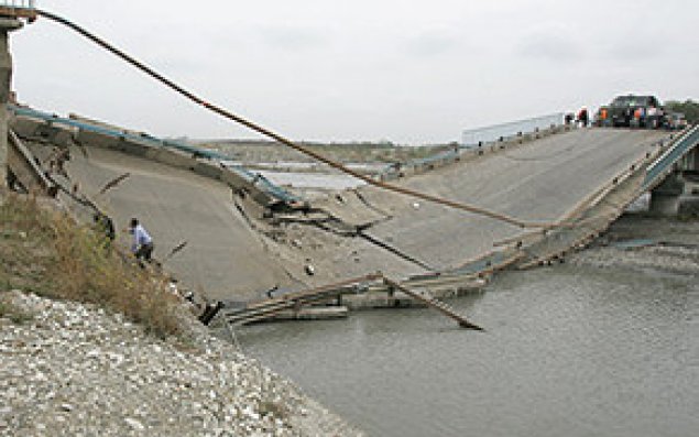 Lənkəranda körpü uçdu  Müvafiq qurumlar hadisə yerindədir