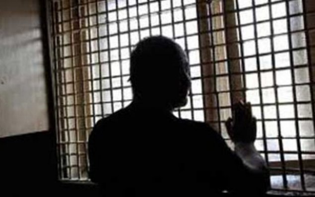 Dostunu öldürən məhkəmə zalından  azadlığa buraxıldı