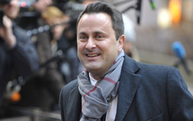 Baş nazir eynicinsli nikaha daxil olub