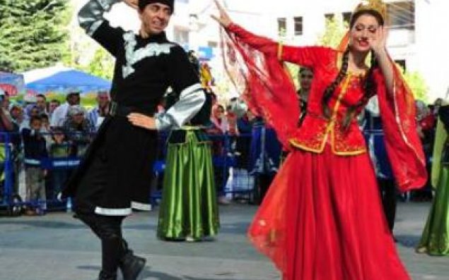 Ermənilərdən növbəti rəqs oğurluğu  