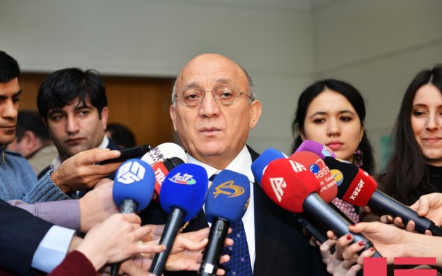 Mübariz Qurbanlı qəbirlərin necə olacağından  Danışdı