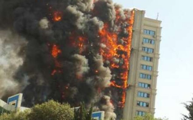 Yanğın zamanı bir nəfər özünü 8-ci mərtəbədən  atdı