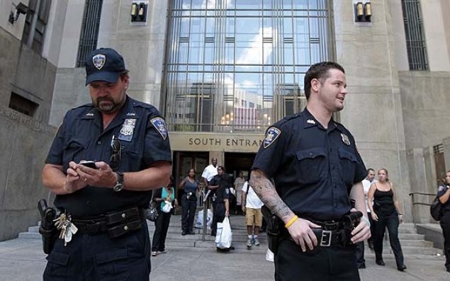 6 polis əməkdaşı  ittiham olunur