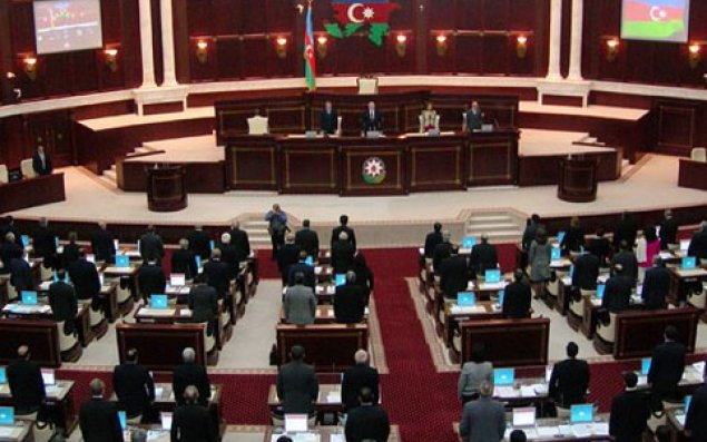 Milli Məclisdən teleaparıcıların səviyyəsinə  Münasibət