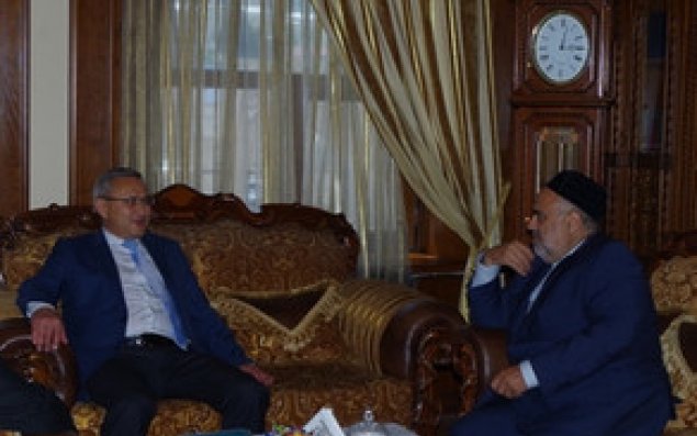 Şeyx Qazaxıstanın səfiri ilə görüşüb