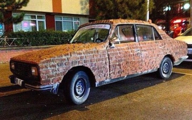 Kərpicdən hazırlanan avtomobil 17 min dollara satışa çıxarıldı   - VİDEO