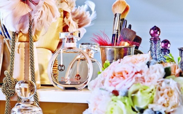 Əgər kişi ilk baxışdan aşiq olubsa, deməli, qadının ətir seçimi uğurlu olub