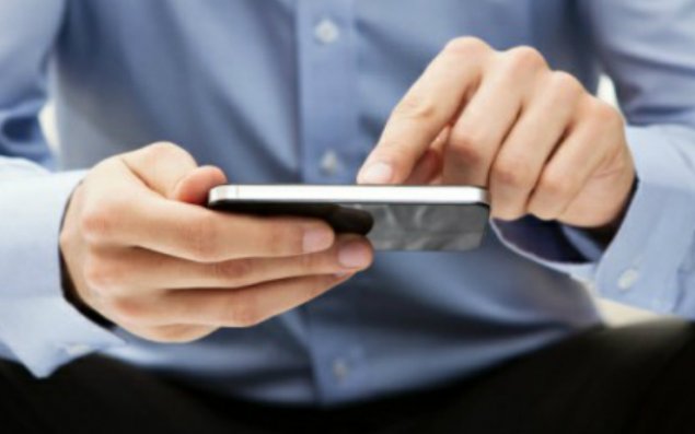 Alimlər: Smartfonlar sevgi münasibətlərini pozur