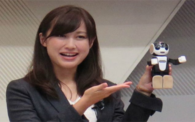 Robot-smartfon təqdim edilib