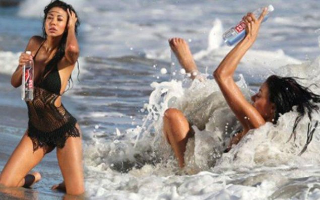 Suyu reklam etmək istədi, dənizə düşdü   - fotolar